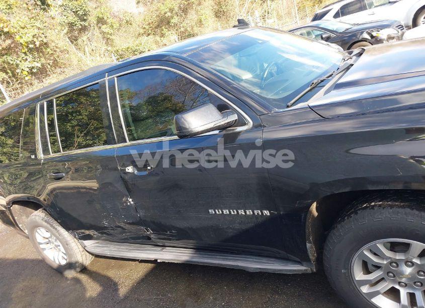 Photo 13 of 2017 Chevrolet Suburban LT (VIN 1GNSCHKC8HR152631)