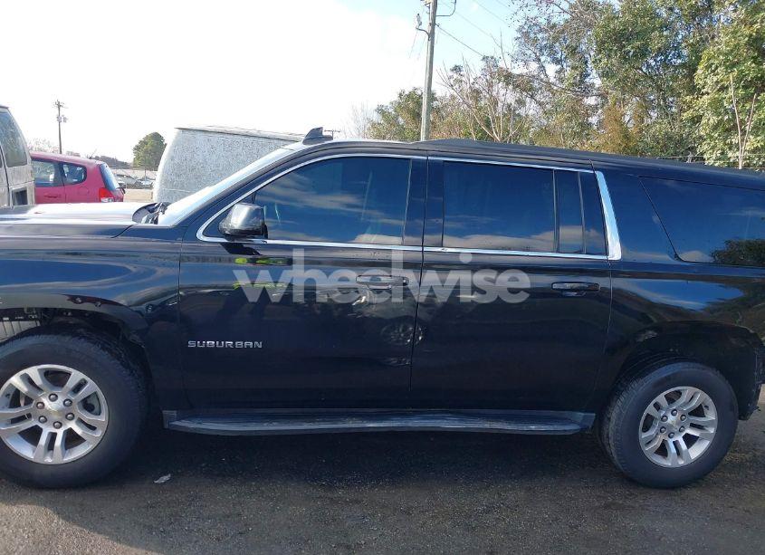 Photo 14 of 2017 Chevrolet Suburban LT (VIN 1GNSCHKC8HR152631)