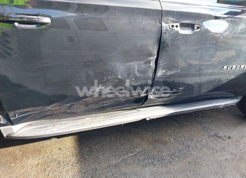 Photo 17 of 2017 Chevrolet Suburban LT (VIN 1GNSCHKC8HR152631)