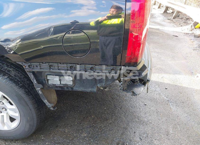 Photo 6 of 2017 Chevrolet Suburban LT (VIN 1GNSCHKC8HR152631)