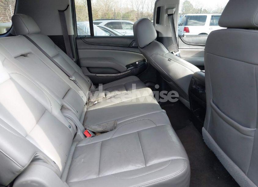 Photo 8 of 2017 Chevrolet Suburban LT (VIN 1GNSCHKC8HR152631)