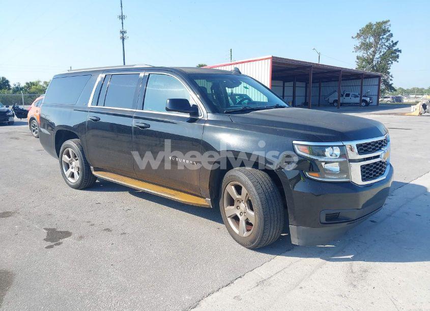 2017 Chevrolet Suburban LT (VIN 1GNSCHKC8HR247853) main photo