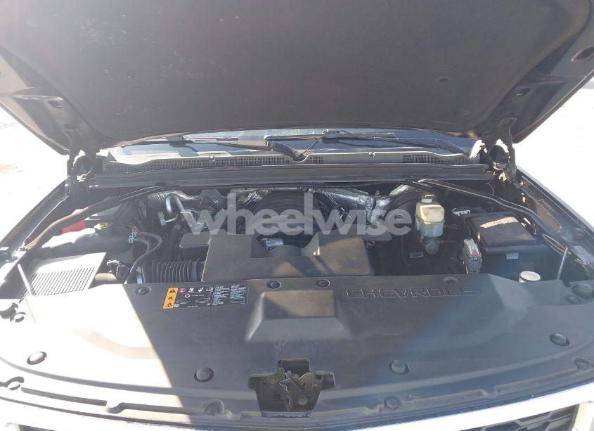 Photo 10 of 2017 Chevrolet Suburban LT (VIN 1GNSCHKC8HR247853)