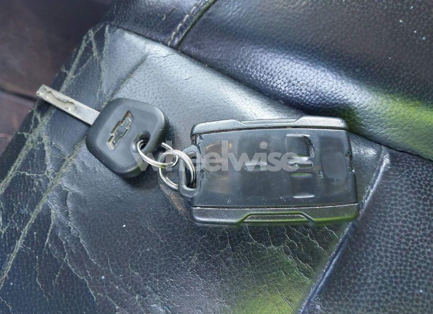 Photo 11 of 2017 Chevrolet Suburban LT (VIN 1GNSCHKC8HR247853)