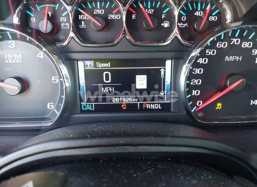 Photo 15 of 2017 Chevrolet Suburban LT (VIN 1GNSCHKC8HR247853)