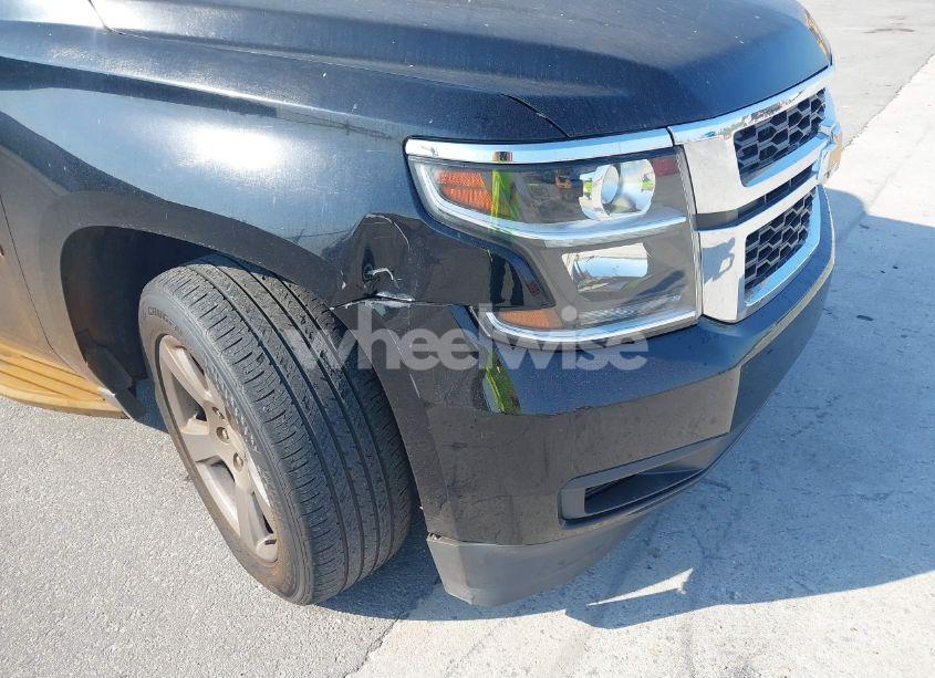 Photo 6 of 2017 Chevrolet Suburban LT (VIN 1GNSCHKC8HR247853)