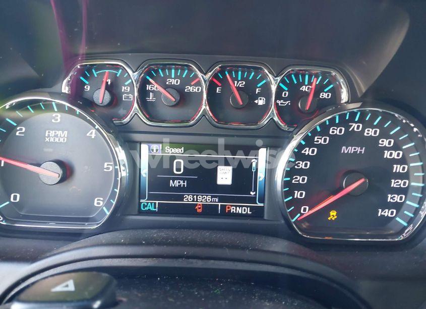 Photo 7 of 2017 Chevrolet Suburban LT (VIN 1GNSCHKC8HR247853)