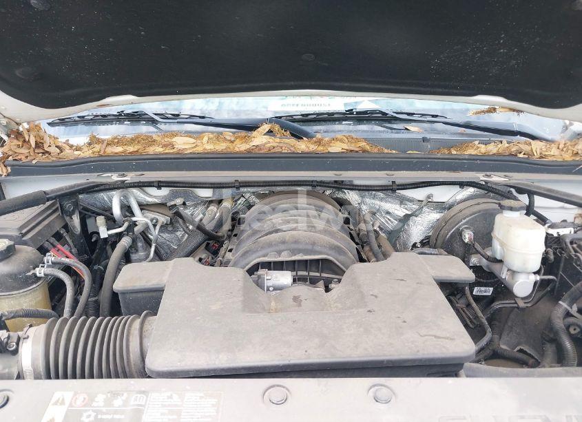 Photo 10 of 2017 Chevrolet Suburban LT (VIN 1GNSCHKC8HR344552)