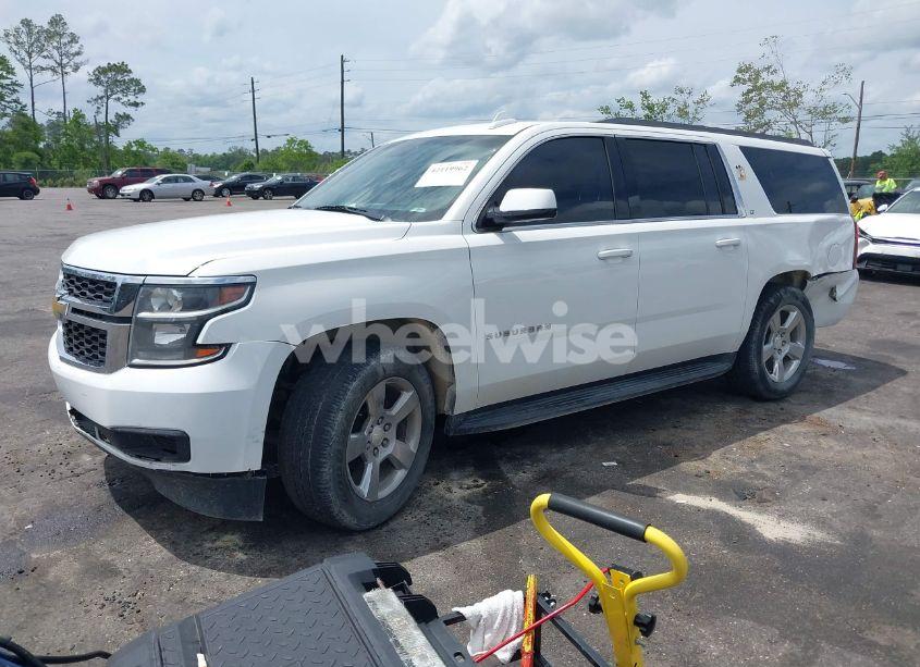 Photo 2 of 2017 Chevrolet Suburban LT (VIN 1GNSCHKC8HR344552)