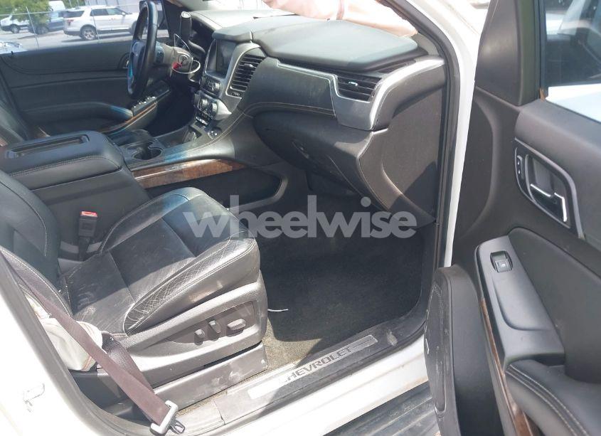 Photo 5 of 2017 Chevrolet Suburban LT (VIN 1GNSCHKC8HR344552)