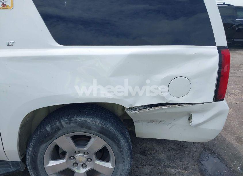 Photo 6 of 2017 Chevrolet Suburban LT (VIN 1GNSCHKC8HR344552)