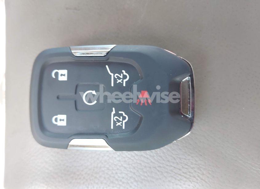 Photo 11 of 2018 Chevrolet Suburban LT (VIN 1GNSCHKC8JR353564)