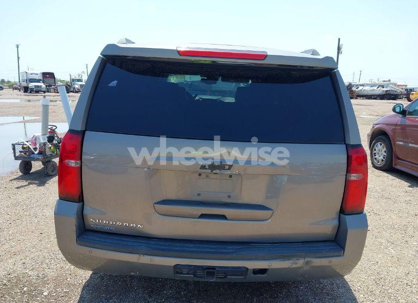 Photo 16 of 2018 Chevrolet Suburban LT (VIN 1GNSCHKC8JR353564)