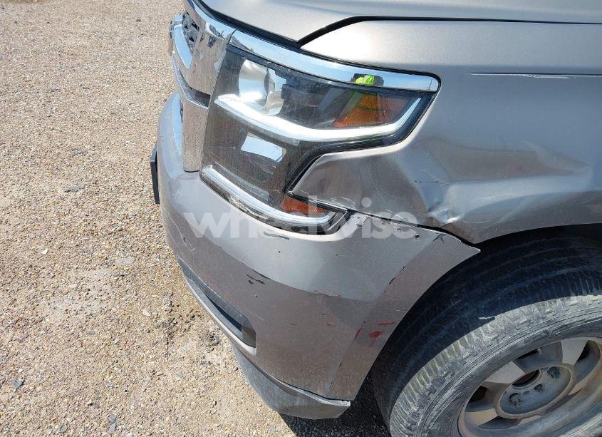 Photo 6 of 2018 Chevrolet Suburban LT (VIN 1GNSCHKC8JR353564)