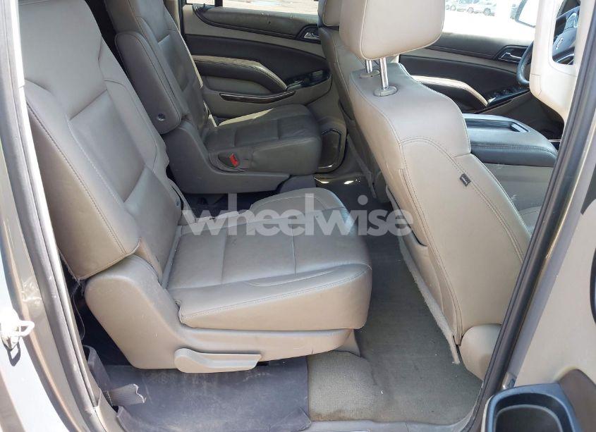 Photo 8 of 2018 Chevrolet Suburban LT (VIN 1GNSCHKC8JR353564)