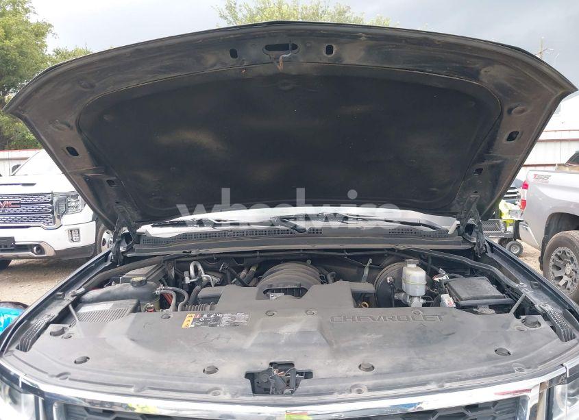 Photo 10 of 2019 Chevrolet Suburban LT (VIN 1GNSCHKC8KR344963)