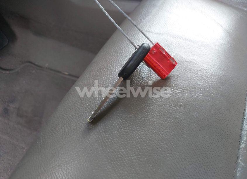 Photo 11 of 2019 Chevrolet Suburban LT (VIN 1GNSCHKC8KR344963)