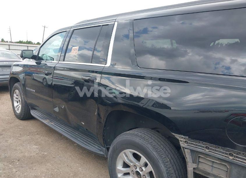 Photo 14 of 2019 Chevrolet Suburban LT (VIN 1GNSCHKC8KR344963)