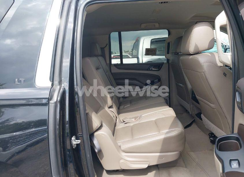 Photo 8 of 2019 Chevrolet Suburban LT (VIN 1GNSCHKC8KR344963)