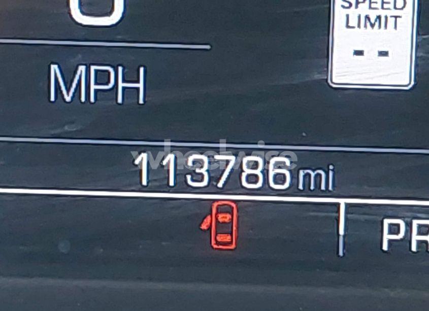 Photo 15 of 2019 Chevrolet Suburban LT (VIN 1GNSCHKC8KR380930)