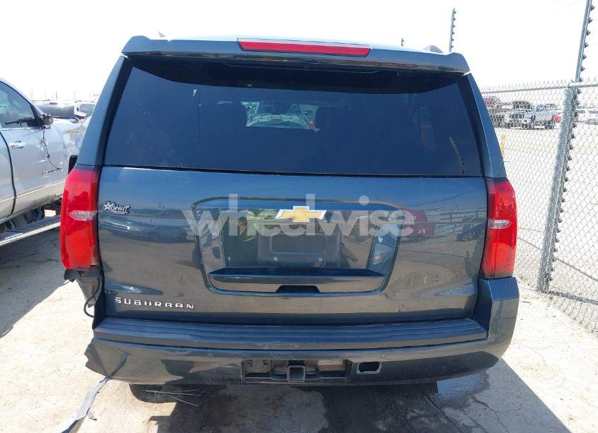 Photo 16 of 2019 Chevrolet Suburban LT (VIN 1GNSCHKC8KR380930)