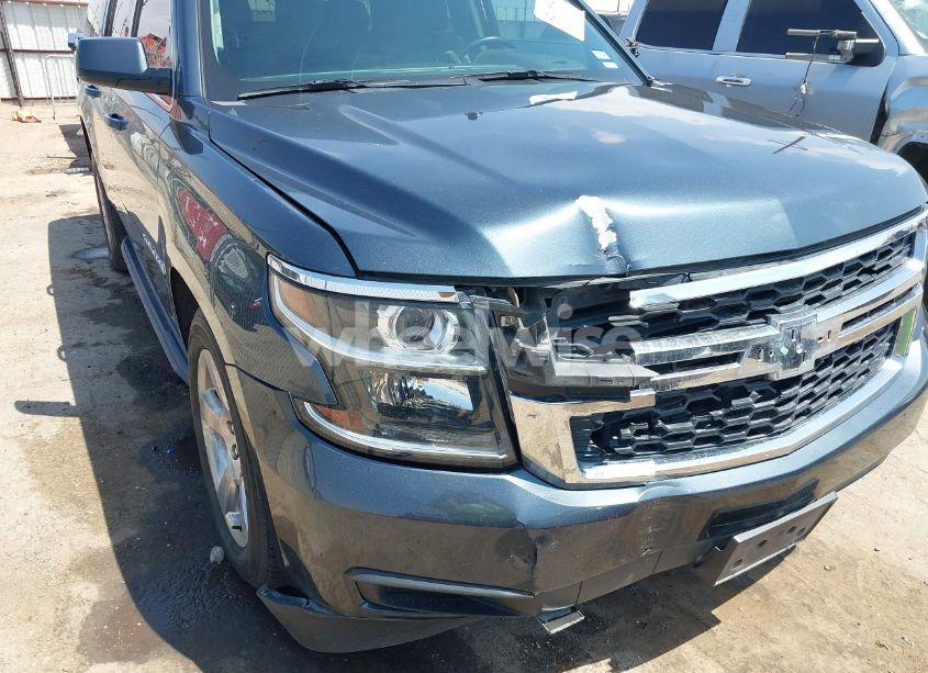 Photo 17 of 2019 Chevrolet Suburban LT (VIN 1GNSCHKC8KR380930)