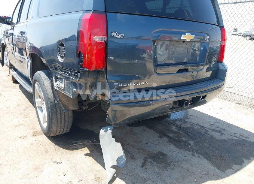 Photo 18 of 2019 Chevrolet Suburban LT (VIN 1GNSCHKC8KR380930)