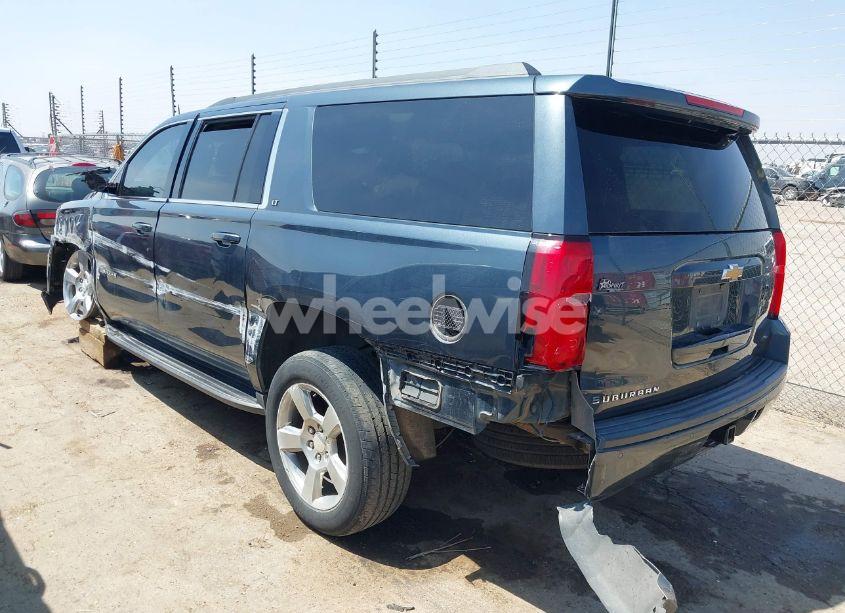 Photo 3 of 2019 Chevrolet Suburban LT (VIN 1GNSCHKC8KR380930)