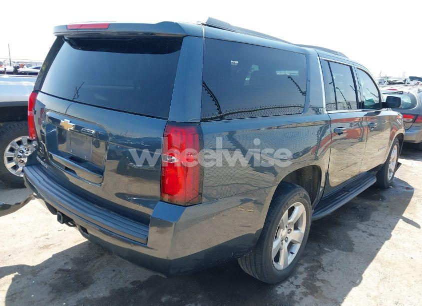 Photo 4 of 2019 Chevrolet Suburban LT (VIN 1GNSCHKC8KR380930)