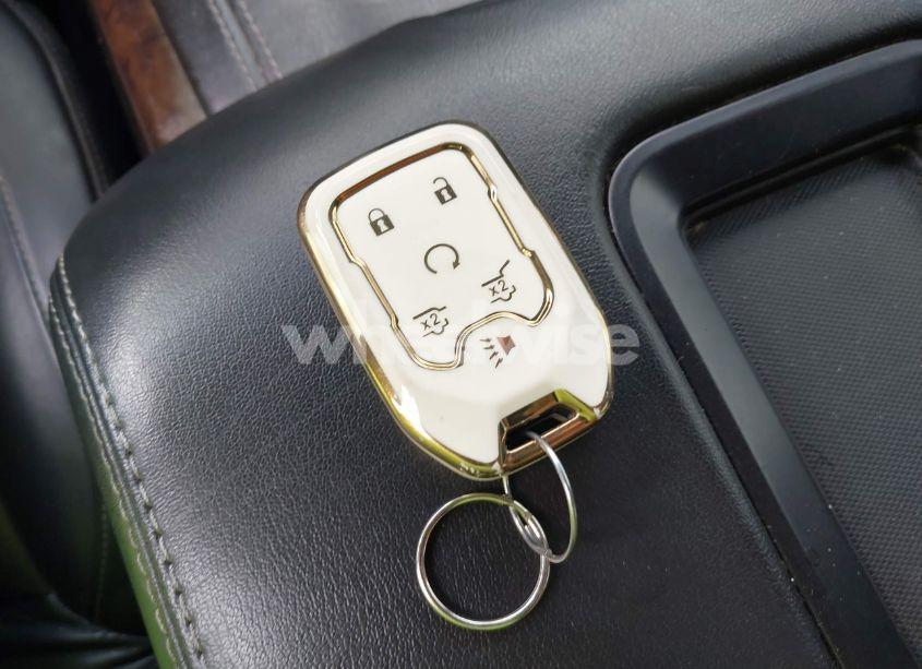 Photo 11 of 2019 Chevrolet Suburban LT (VIN 1GNSCHKC8KR405969)