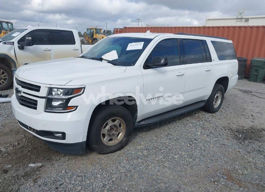 Photo 2 of 2019 Chevrolet Suburban LT (VIN 1GNSCHKC8KR405969)