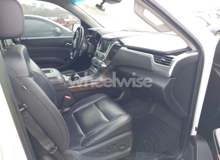 Photo 5 of 2019 Chevrolet Suburban LT (VIN 1GNSCHKC8KR405969)