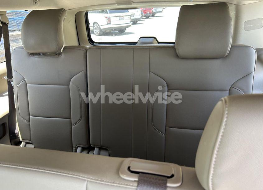 Photo 13 of 2019 Chevrolet Suburban LT (VIN 1GNSCHKC8KR408158)