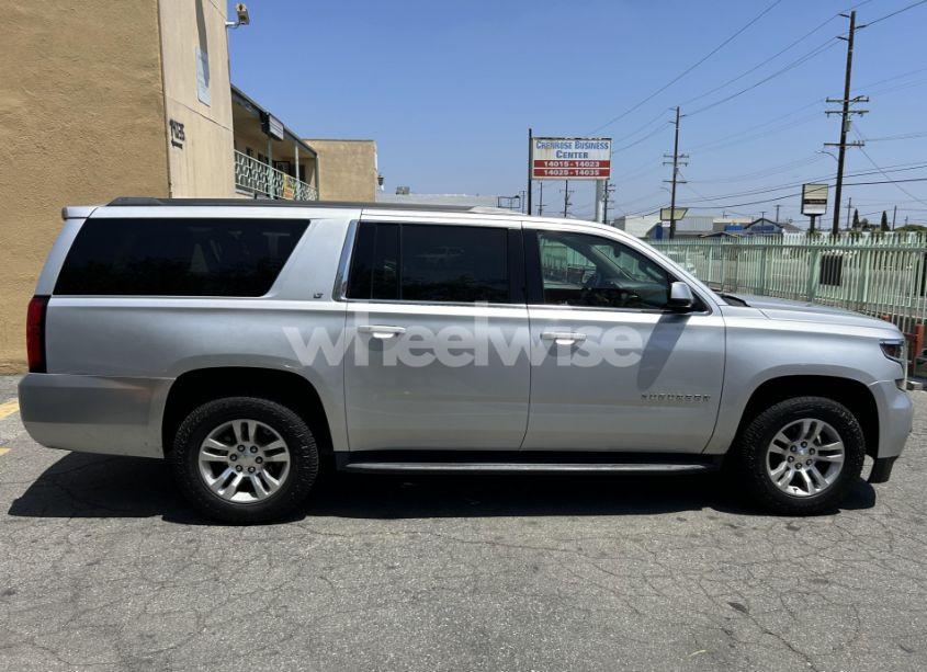 Photo 15 of 2019 Chevrolet Suburban LT (VIN 1GNSCHKC8KR408158)