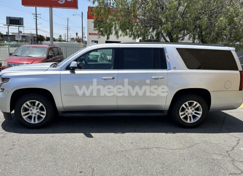 Photo 16 of 2019 Chevrolet Suburban LT (VIN 1GNSCHKC8KR408158)