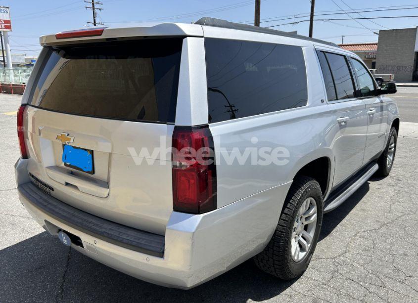 Photo 5 of 2019 Chevrolet Suburban LT (VIN 1GNSCHKC8KR408158)