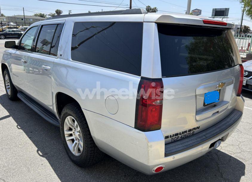 Photo 8 of 2019 Chevrolet Suburban LT (VIN 1GNSCHKC8KR408158)
