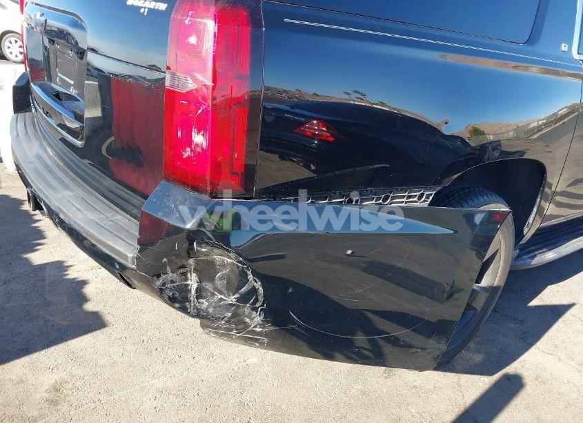 Photo 18 of 2020 Chevrolet Suburban 2WD LT (VIN 1GNSCHKC8LR189560)