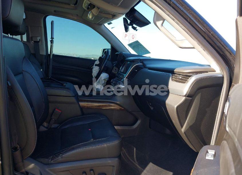 Photo 5 of 2020 Chevrolet Suburban 2WD LT (VIN 1GNSCHKC8LR189560)