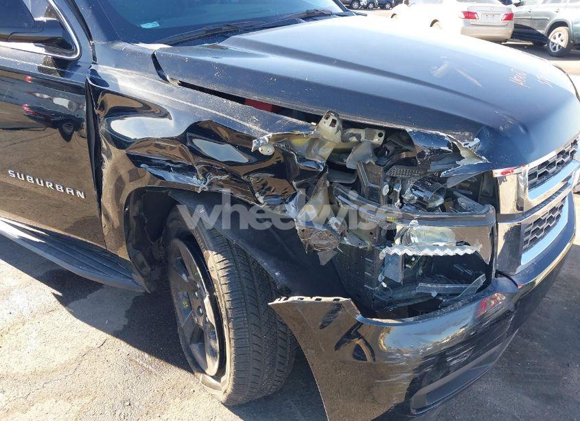 Photo 6 of 2020 Chevrolet Suburban 2WD LT (VIN 1GNSCHKC8LR189560)