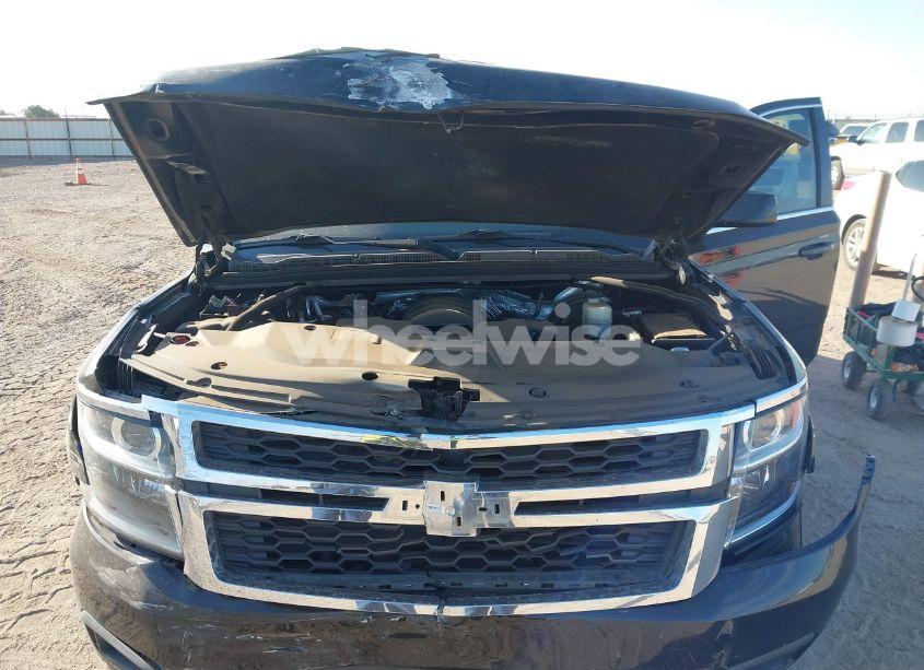 Photo 10 of 2017 Chevrolet Suburban LT (VIN 1GNSCHKC9HR315318)