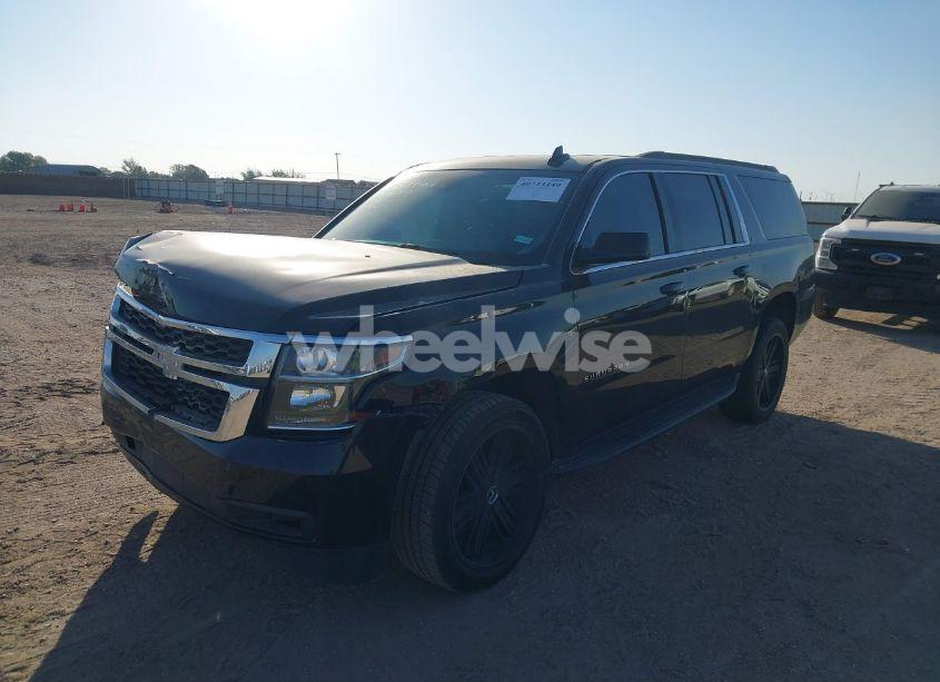 Photo 2 of 2017 Chevrolet Suburban LT (VIN 1GNSCHKC9HR315318)