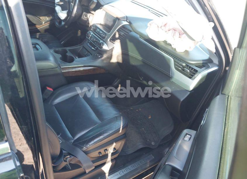 Photo 5 of 2017 Chevrolet Suburban LT (VIN 1GNSCHKC9HR315318)