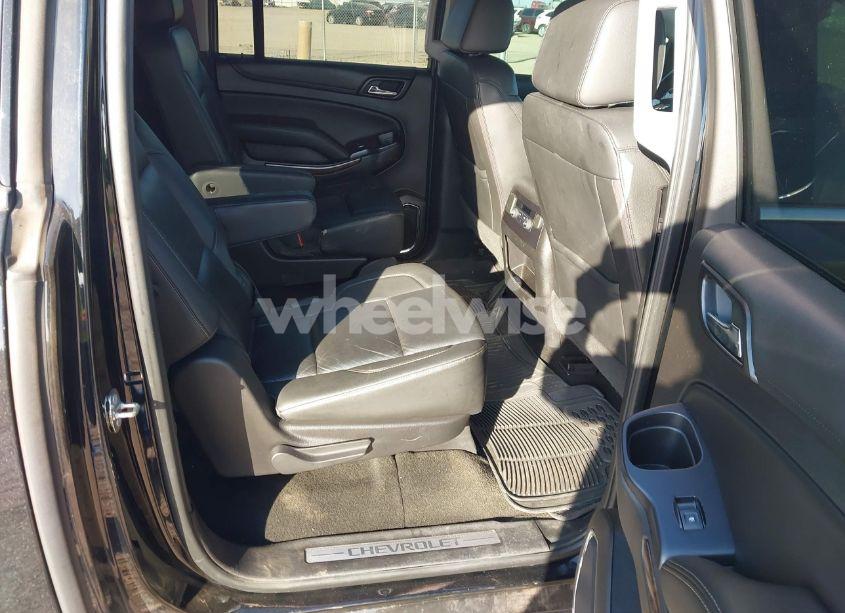 Photo 8 of 2017 Chevrolet Suburban LT (VIN 1GNSCHKC9HR315318)
