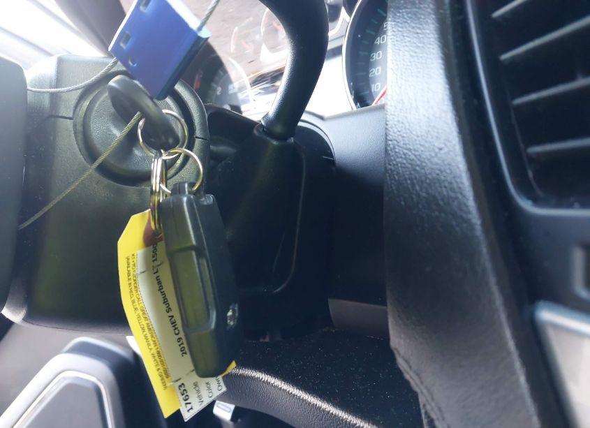 Photo 11 of 2019 Chevrolet Suburban LT (VIN 1GNSCHKC9KR390396)