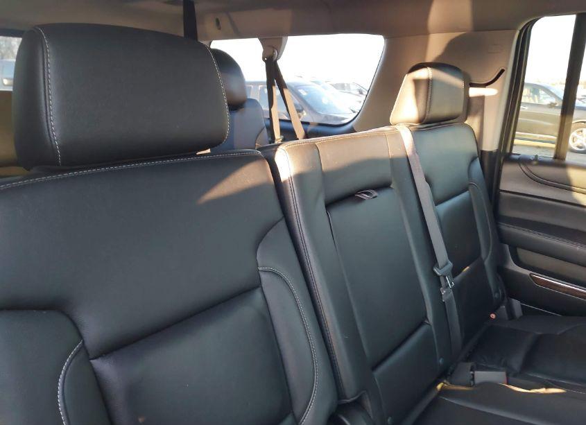 Photo 8 of 2019 Chevrolet Suburban LT (VIN 1GNSCHKC9KR390396)