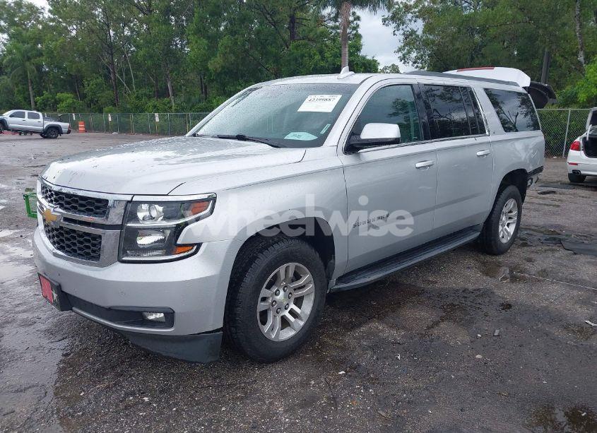 Photo 2 of 2016 Chevrolet Suburban LT (VIN 1GNSCHKCXGR111027)