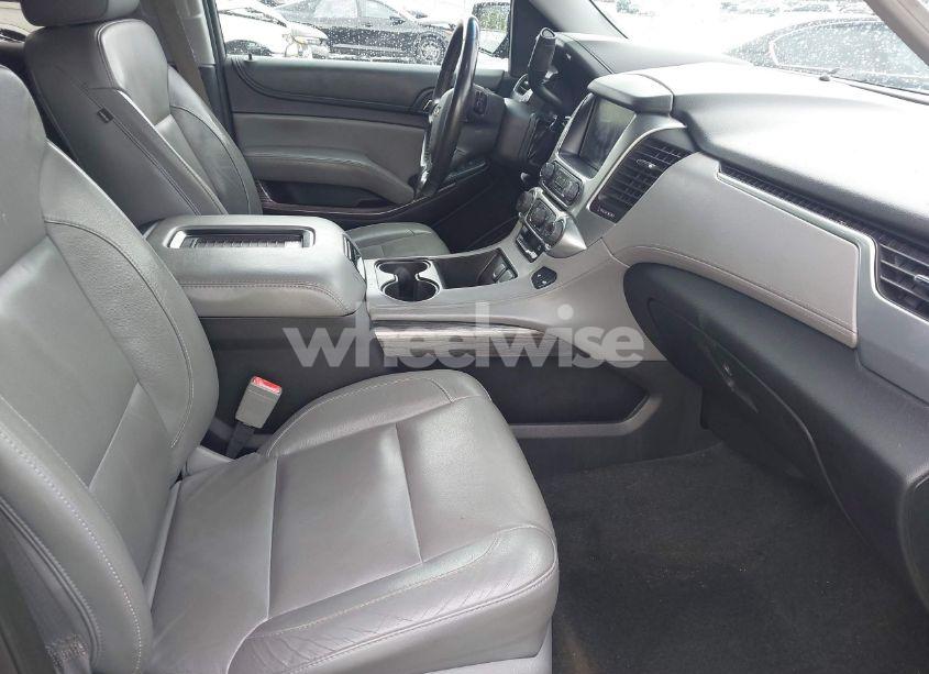 Photo 5 of 2016 Chevrolet Suburban LT (VIN 1GNSCHKCXGR111027)