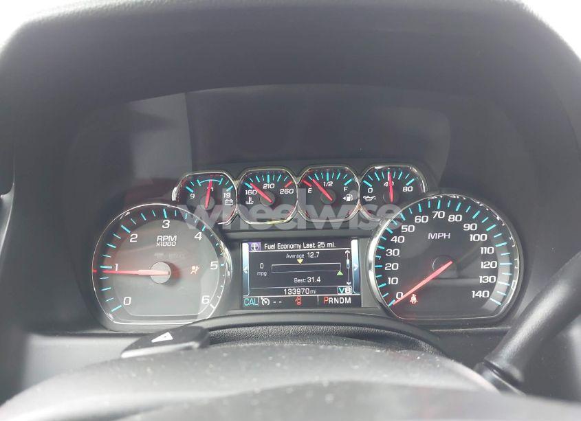 Photo 7 of 2016 Chevrolet Suburban LT (VIN 1GNSCHKCXGR111027)