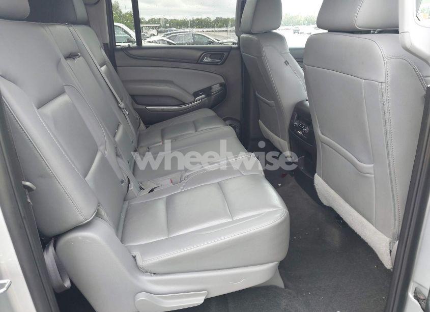 Photo 8 of 2016 Chevrolet Suburban LT (VIN 1GNSCHKCXGR111027)